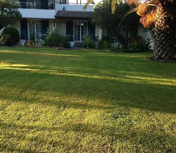 Inglessata Rose 3* Svoronata