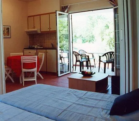 Inglessata Rose מלון דירות