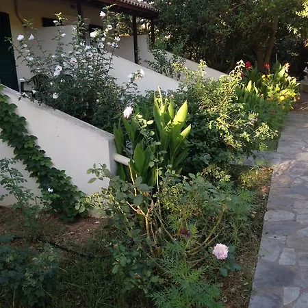 Inglessata Rose מלון דירות 3*